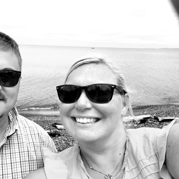 Meet your Posher, Beth - Picture 1 of 1